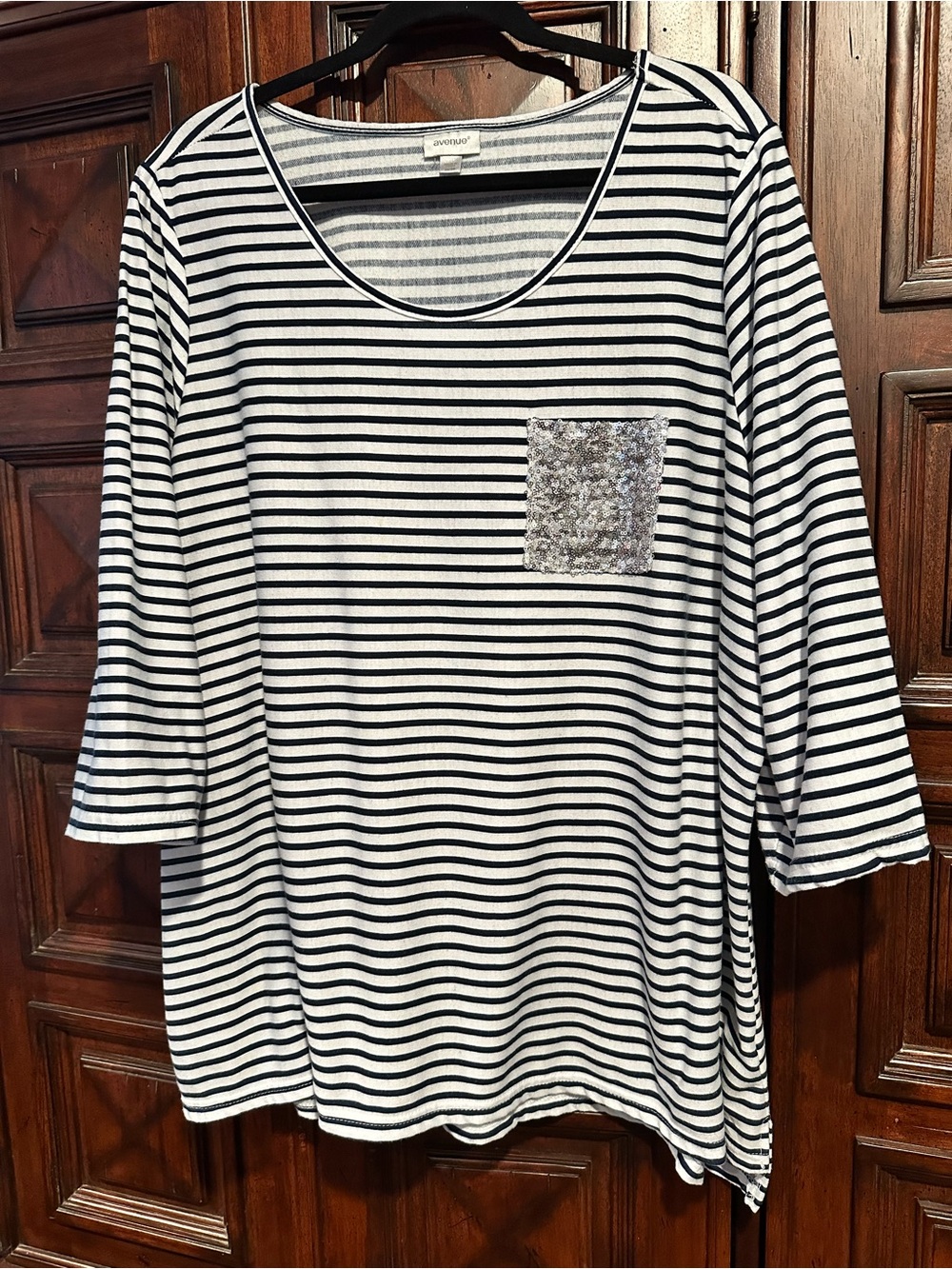 26/28 Avenue Blue & White Striped 3/4 Sleeve Top Sequin Pocket sweatshirt